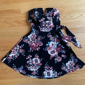 NWT XS Black Floral Strapless dress